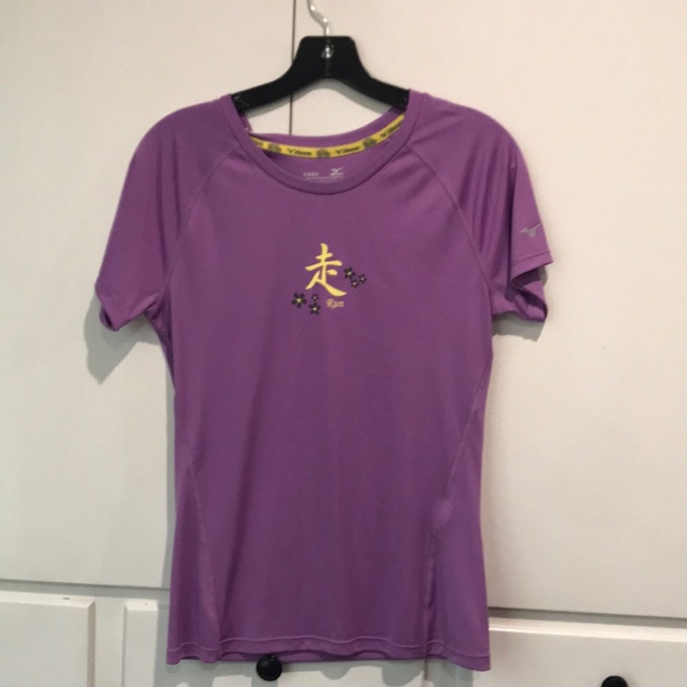 Mizuno women’s running shirt